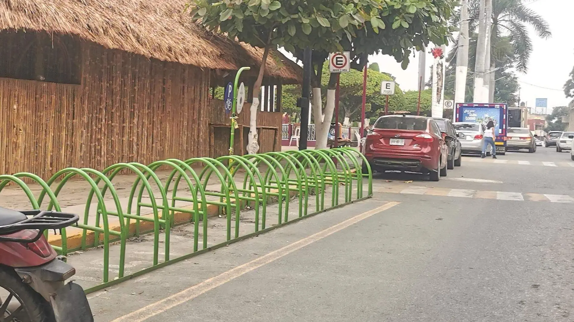 Solicitarán retiro tubulares bicicletas 2